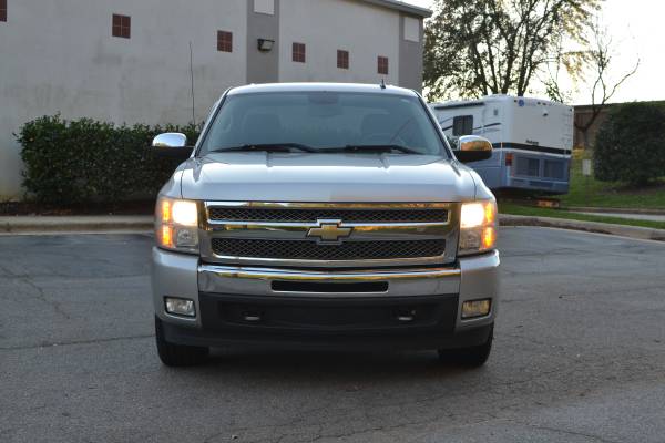 2011 CHEVY SILVERADO LT - CLEAN TITLE - CREW CAB - RUST FREE - 5.3L... for sale in Cary, NC – photo 10
