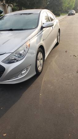 Hyundai Sonata Hybrid - cars & trucks - by owner - vehicle... for sale in Bakersfield, CA