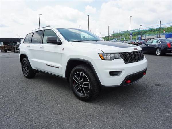 2019 Jeep Grand Cherokee SUV TRAILHAWK - White for sale in Beckley, WV – photo 2