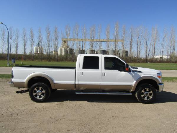 2011 FORD F350 CREW CAB - LONG BOX (8ft) - 4WD - DIESEL - LARIAT for sale in Moorhead, ND – photo 4