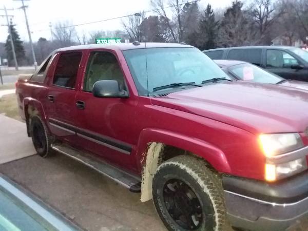 2005 Chev Avalanche 4X4 4dr 133,xxx miles - cars & trucks - by... for sale in Stacy, MN – photo 3