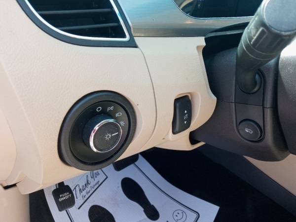 2014 Ford Taurus SEL sedan White Platinum Metallic Tri-Coat - cars & for sale in Columbus, OH – photo 16