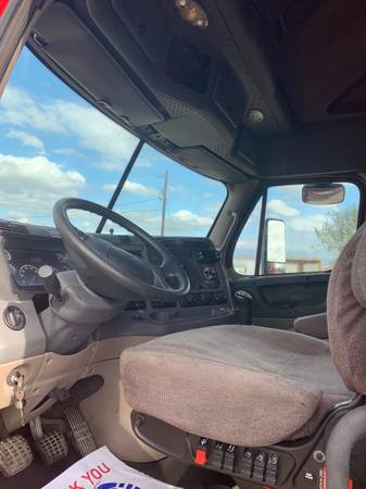 2012 freightliner cascadia - cars & trucks - by dealer - vehicle... for sale in San Benito, TX – photo 7