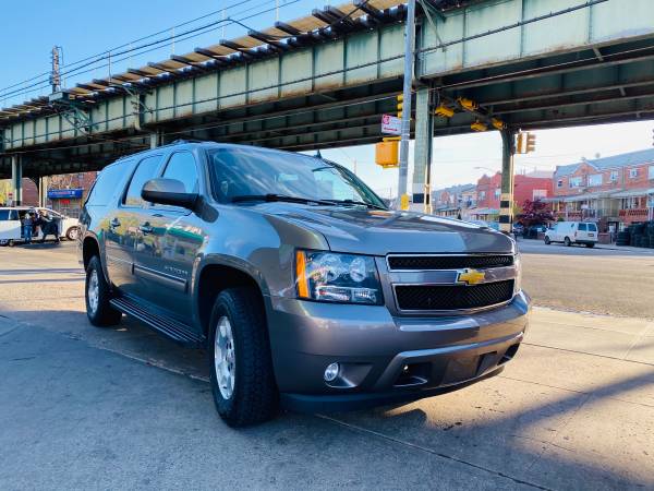 2014 Chevrolet Suburban LT 4WD Navi/DVDs 1 Owner Clean CarFax - cars for sale in Brooklyn, NY – photo 4
