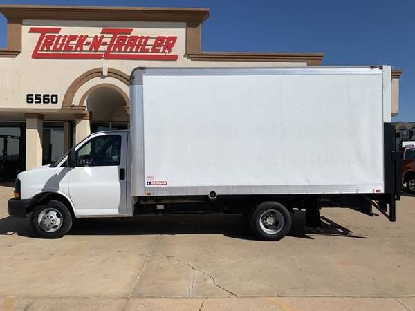 2013 Chevrolet 3500 Box Truck 15' Gas Auto Lift Gate Financing! for sale in Oklahoma City, OK – photo 2