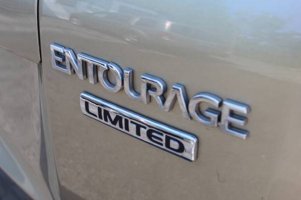 1-Owner Carfax 2008 Hyundai Entourage Limited DVD Leather Non for sale in Louisville, KY – photo 12