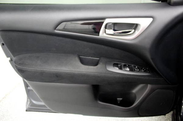 2013 Nissan Pathfinder SV hatchback Gray - - by dealer for sale in Farmington, AR – photo 13