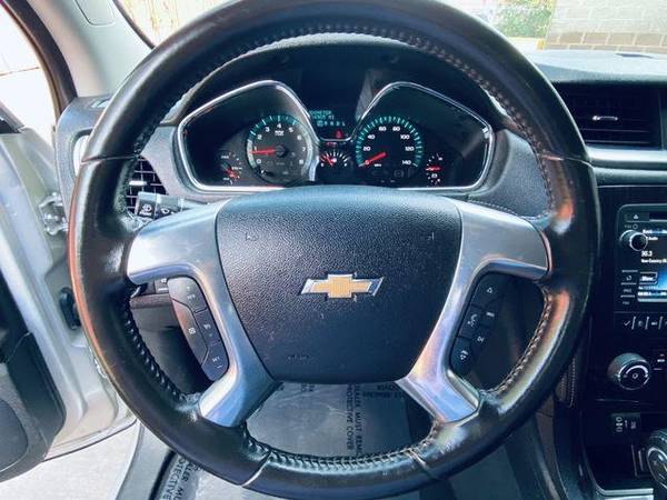 2017 Chevrolet Chevy Traverse LT Sport Utility 4D ESPANOL ACCEPTAMOS for sale in Arlington, TX – photo 13