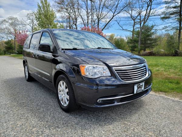 2014 Chrysler Town & Country Touring - - by dealer for sale in Exeter, RI – photo 10