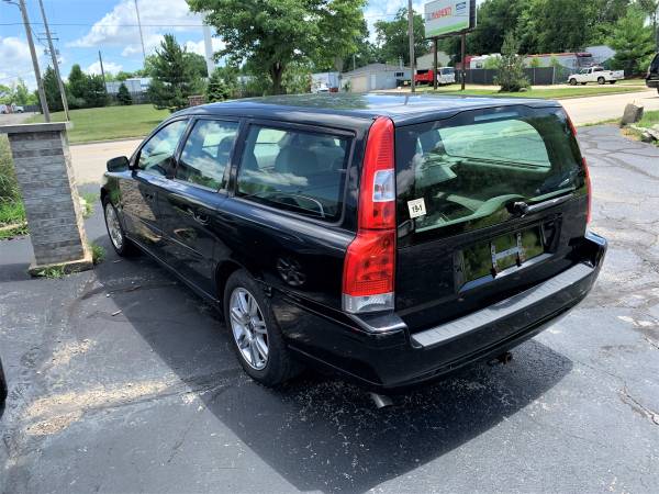 2005 Volvo V70 - LOW MILES - CLEAN CAR - cars & trucks - by dealer -... for sale in Lockport, IL – photo 3