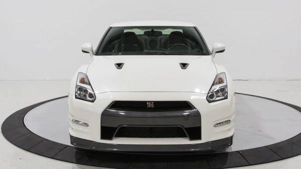 2015 Nissan GT-R Premium - cars & trucks - by dealer - vehicle... for sale in Indianapolis, ND – photo 7