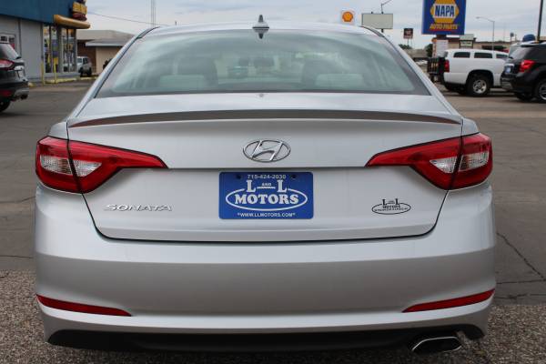 2015 Hyundai Sonata SE - cars & trucks - by dealer - vehicle... for sale in Wisconsin Rapids, WI – photo 4