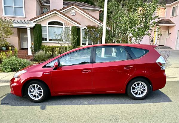 2012 Toyota Prius V fully-loaded for sale in Belmont, CA – photo 7