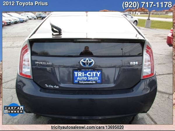 2012 Toyota Prius Three 4dr Hatchback Family owned since 1971 - cars... for sale in MENASHA, WI – photo 4