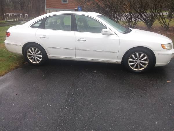2008 Hyundai Azera - cars & trucks - by owner - vehicle automotive... for sale in Lincoln, RI – photo 4