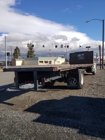 1995 Freightliner Flatbed Truck - cars & trucks - by owner - vehicle... for sale in Baker City, OR – photo 4