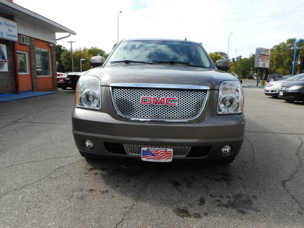 2014 GMC Yukon XL Denali - cars & trucks - by dealer - vehicle... for sale in Grand Forks, ND – photo 3