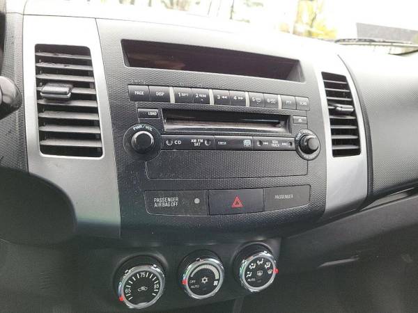 2007 Mitsubishi Outlander AWD 3rd Row - - by dealer for sale in Derry, MA – photo 13