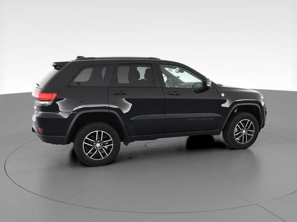 2018 Jeep Grand Cherokee Trailhawk Sport Utility 4D suv Black for sale in Bloomington, IN – photo 12