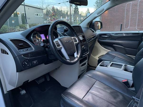 2016 Chrysler Town & Country Touring LWB with STO-N-GO/DVD/Only for sale in Gresham, OR – photo 10