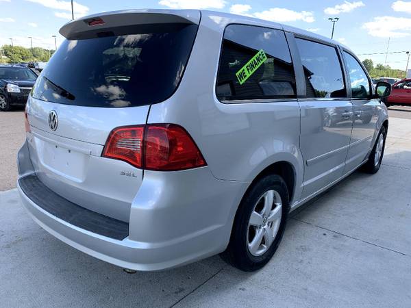2009 Volkswagen Routan 4dr Wgn SEL - cars & trucks - by dealer -... for sale in Chesaning, MI – photo 4