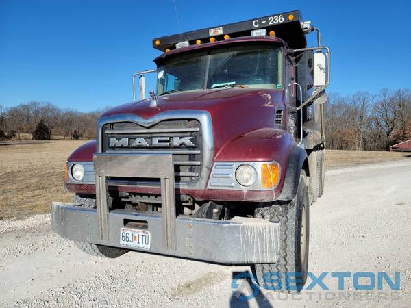 2007 Mack CV713 Dump Truck for sale in West Plains, MO – photo 6