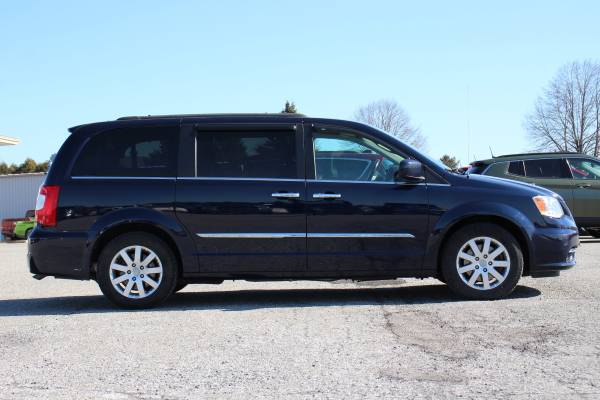 2015 CHRYSLER TOWN & COUNTRY TOURING VAN - - by dealer for sale in Middlebury, VT – photo 4