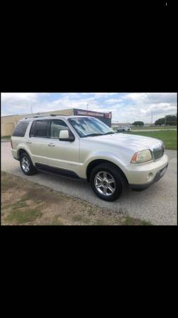 2005 Lincoln Aviator - - by dealer - vehicle for sale in Grand Prairie, TX – photo 5