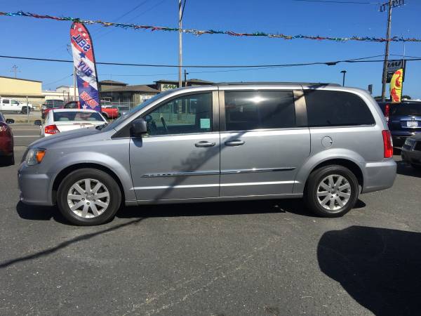 2014 Chrysler Town & Country Touring for sale in Eureka, CA – photo 4