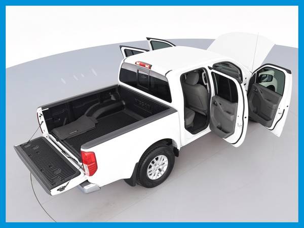 2019 Nissan Frontier Crew Cab SV Pickup 4D 5 ft pickup White for sale in Hickory, NC – photo 19