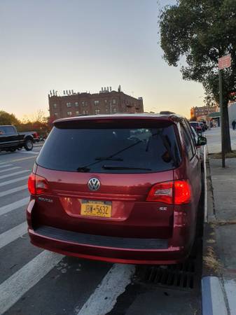 2012 Volkswagen Routan SE for sale in elmhurst, NY – photo 3