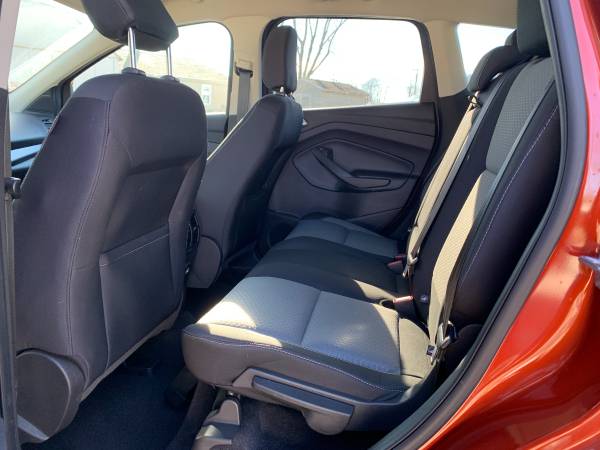 2019 FORD ESCAPE SE (A93694) - cars & trucks - by dealer - vehicle... for sale in Newton, IL – photo 4