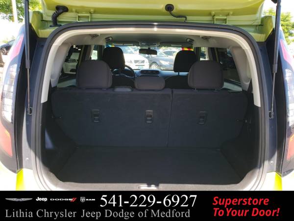 2017 Kia Soul Base Manual - - by dealer - vehicle for sale in Medford, OR – photo 13