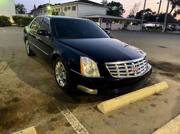 2010 Cadillac DTS PLATINUME - - by dealer - vehicle for sale in Holiday, FL – photo 2