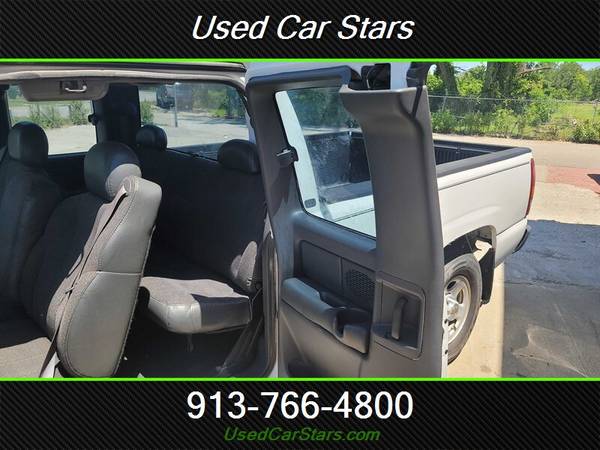 2001 Chevrolet Silverado 1500 - - by dealer - vehicle for sale in Kansas City, MO – photo 13