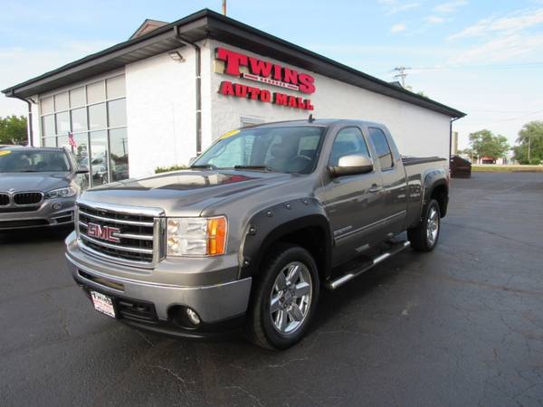 2013 GMC Sierra 1500 4WD Ext Cab SLT - cars & trucks - by dealer -... for sale in Rockford, IL – photo 3