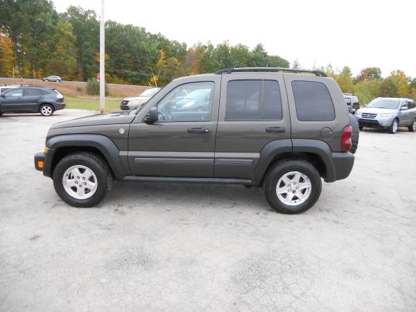 Jeep Liberty 4X4 Trail Rated Safe reliable SUV **1 Year Warranty** for sale in hampstead, RI – photo 8