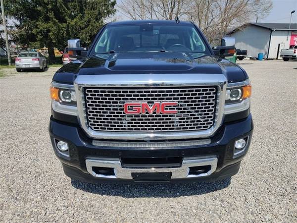 2016 GMC Sierra 2500HD Denali - - by dealer - vehicle for sale in Chillicothe, WV – photo 2