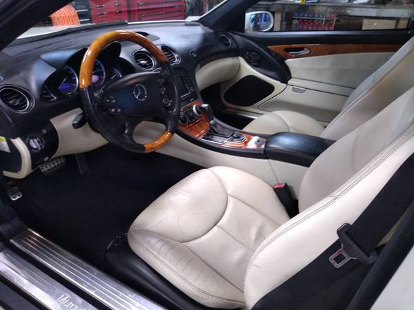 GORGEOUS 2007 MERCEDES BENZ SL550 SL63 AMG MODS CONVERTIBLE 77K MILES for sale in Melville, NY – photo 19