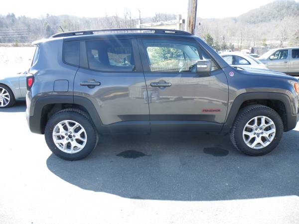 2016 Jeep Renegade Trailhawk - - by dealer - vehicle for sale in Banner Elk, NC – photo 5