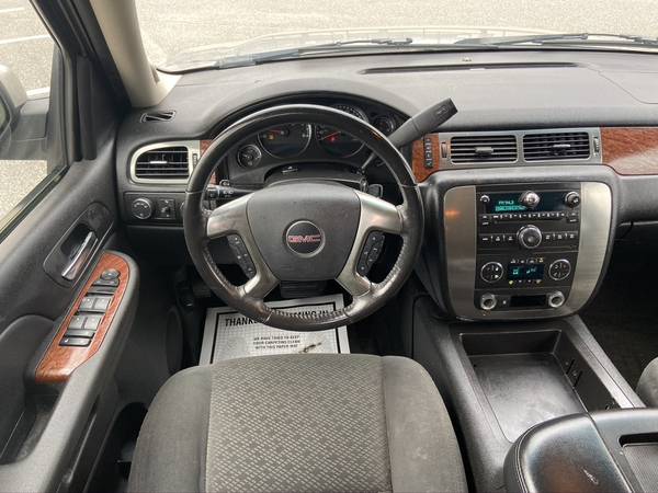 2007 GMC YUKON XL ALL OPTIONS GREAT SHAPE! RUNS EXCEL! - cars & for sale in Copiague, NY – photo 9