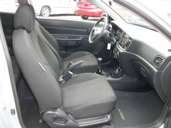 2009 Hyundai Accent GS 3-Door - cars & trucks - by dealer - vehicle... for sale in Wrightstown, NJ – photo 11