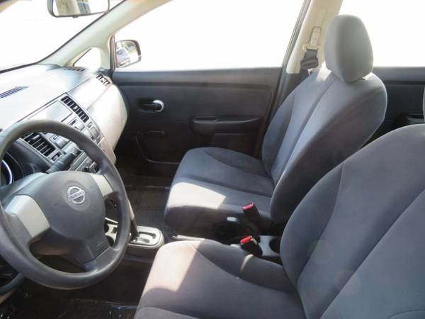 2010 Nissan Versa...98,080 miles...$3,999 - cars & trucks - by... for sale in Waterloo, IA – photo 6