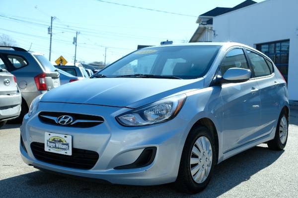 2013 Hyundai Accent GS 5-Door - - by dealer - vehicle for sale in West Warwick, RI – photo 9