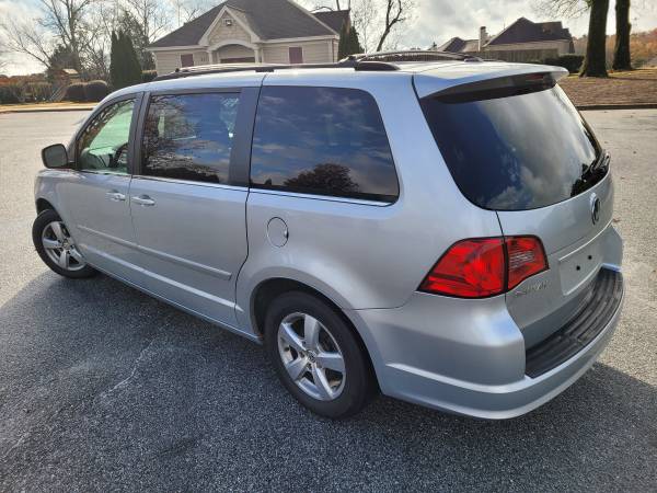 2009 Volkswagen Routan SEL - cars & trucks - by owner - vehicle... for sale in Lawrenceville, GA – photo 4