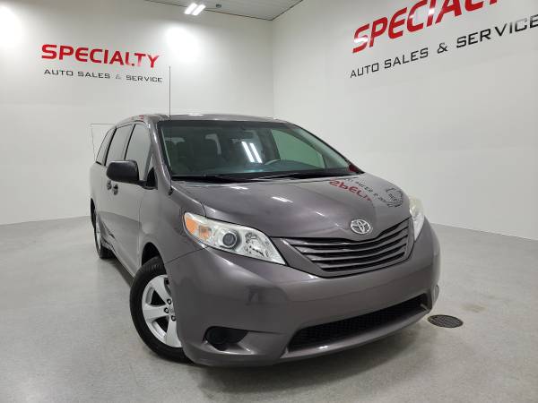 2014 Toyota Sienna L! 7 Passenger! New Tires! New Frnt Brakes! for sale in Suamico, WI – photo 3