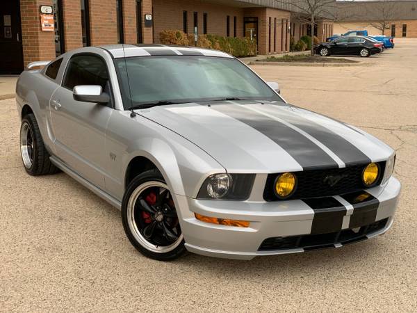 2005 FORD MUSTANG GT V8 ONLY 70k-MILES 1-OWNER LOW-MILES CLEAN for sale in Elgin, IL – photo 2