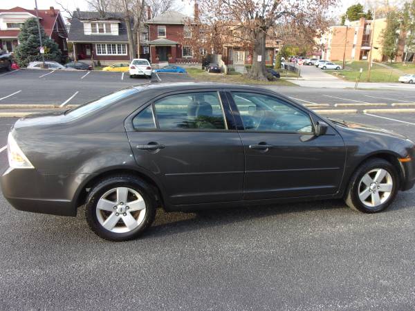 2007 Ford Fusion SE *Like New* - cars & trucks - by dealer - vehicle... for sale in Cincinnati, OH – photo 2