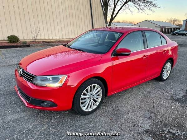 2011 Volkswagen Jetta SEL 6-Speed Automatic - cars & trucks - by... for sale in Fort Atkinson, WI – photo 3