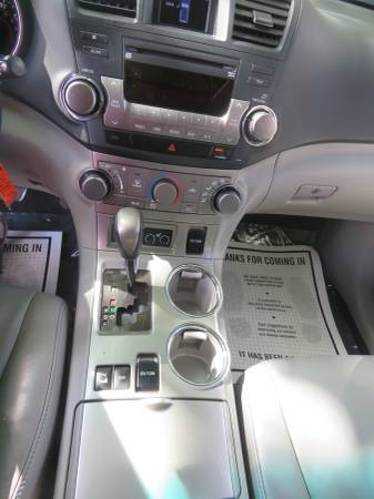 2011 Toyota Highlander 4WD 129K BACK UP CAMERA HEATED LEATHER SUNROOF for sale in Baldwin, NY – photo 18
